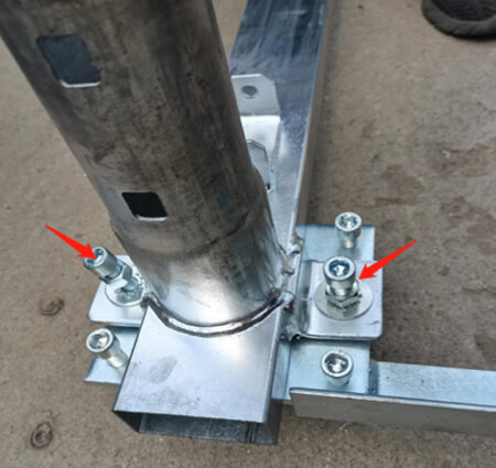 quicklock base rail spigot and ratchet bracket connected to a quicklock container dome corner casting mount